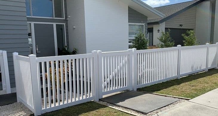 Julia - Railing Sliding Gate