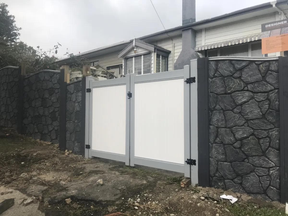 Matilda - Full Privacy Double Gates