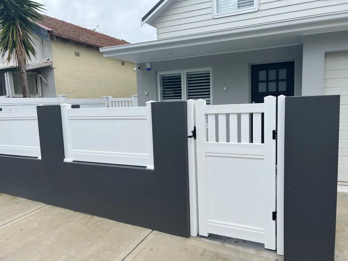 Caroline - Semi Privacy Single Gate