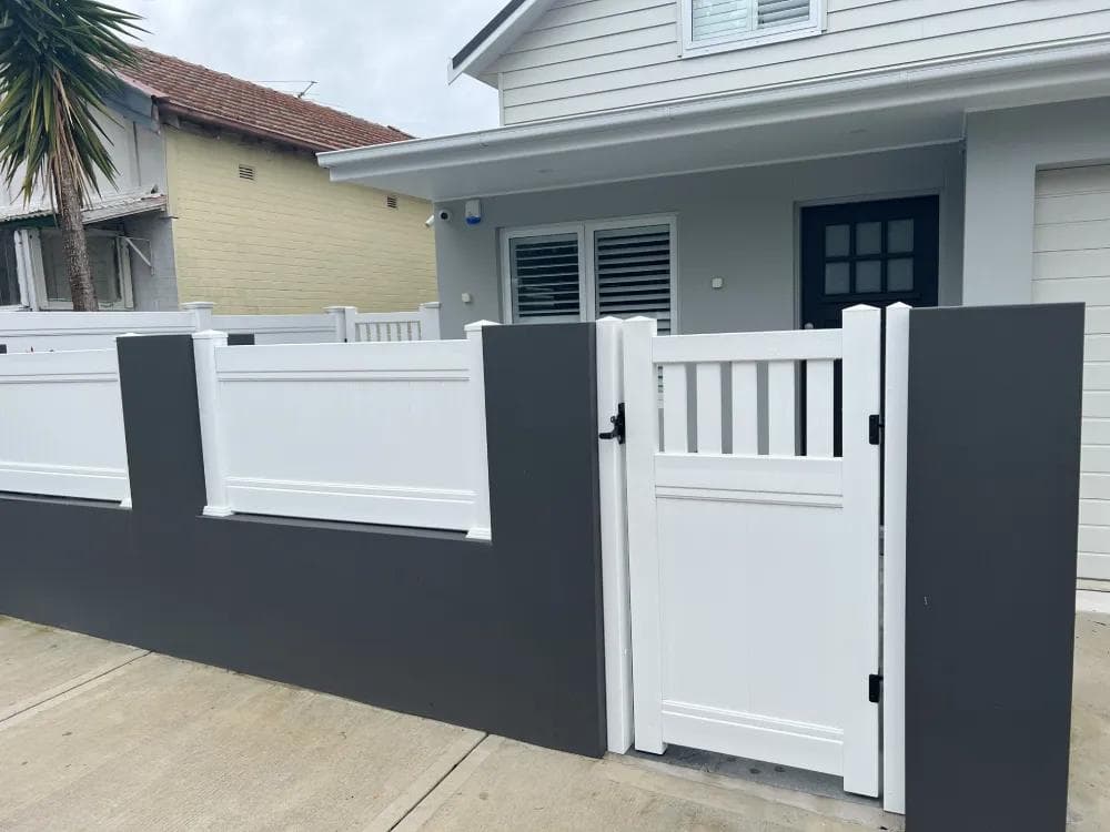 Caroline - Semi Privacy Single Gate