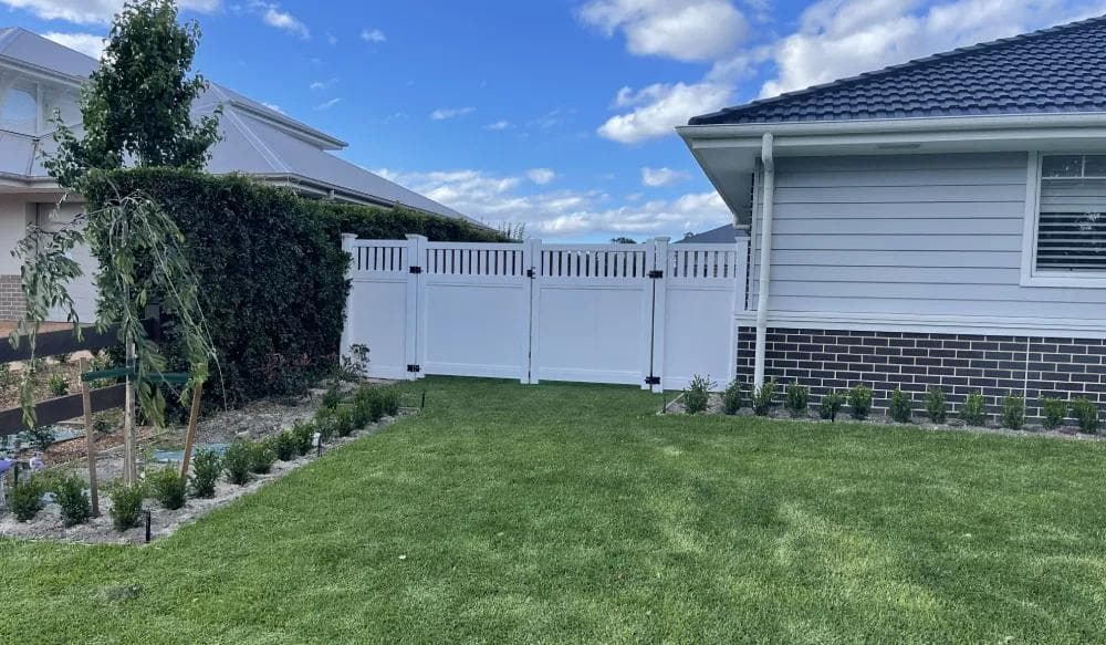 Caroline - Semi Privacy Double Gates