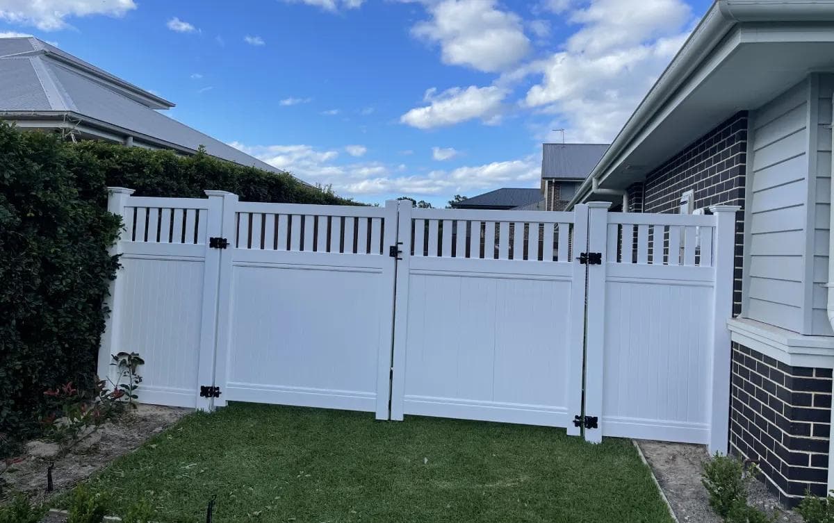 Caroline - Semi Privacy Double Gates